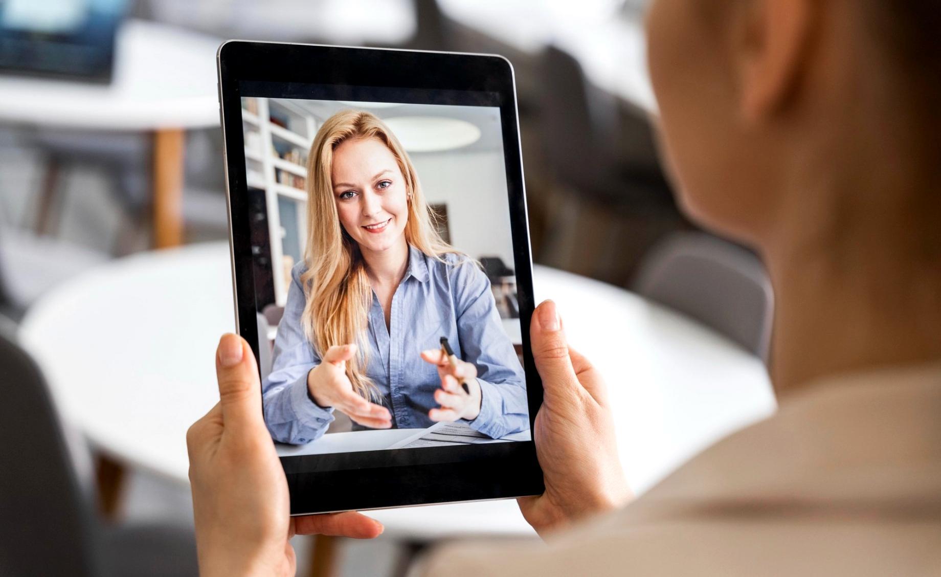 Interaktive Lernsession zu E-Commerce-SEO mit Gruppenarbeit