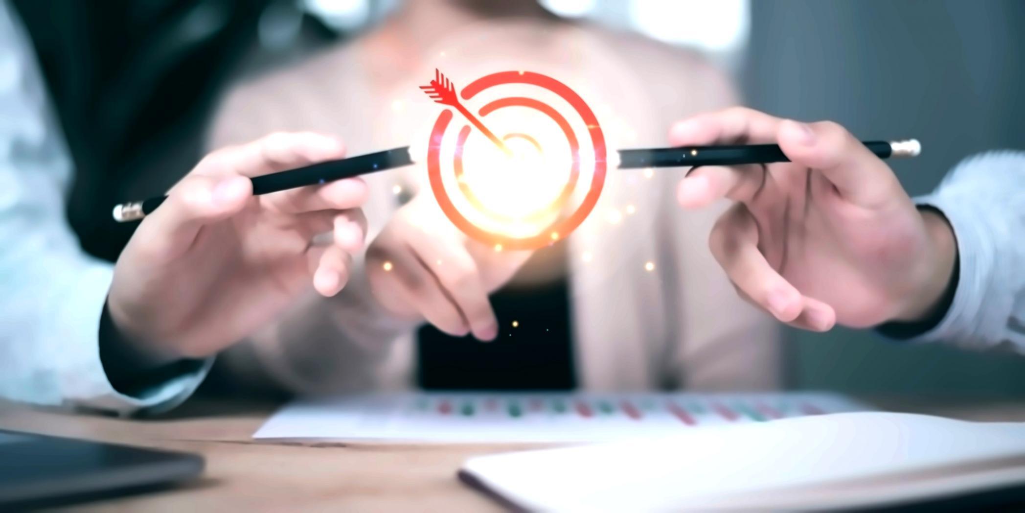 Kursteilnehmer analysiert E-Commerce-SEO-Daten in der Gruppeneinheit